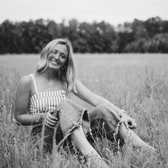 Meet your Posher, Macy - Picture 1 of 1